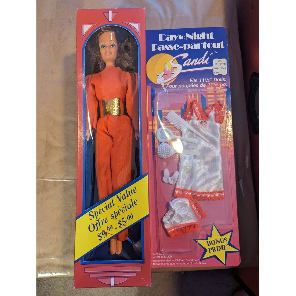 Sandi Doll by Totsy - Day to Night Passe~partout 1987
Pants Red
Night white‎